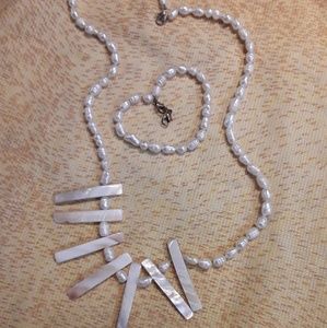 Pearl Necklace and Bracelet Set